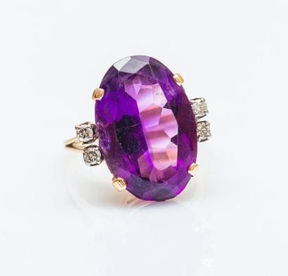 Bague en or jaune 14 carats (585 millièmes)...