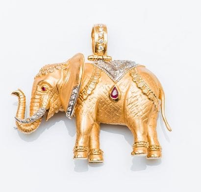 Pendentif éléphant en or jaune 18 carats...