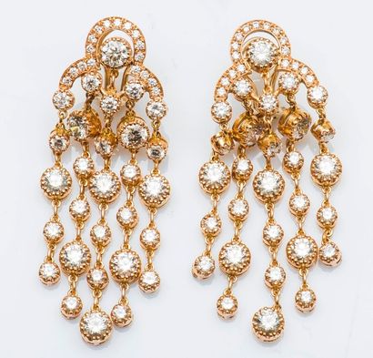 Paire de pendants d’oreilles pampille en...