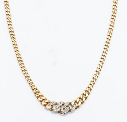 Collier en or jaune 18 carats (750 millièmes)...