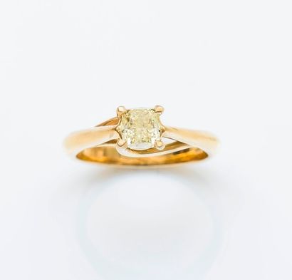 Bague solitaire en or jaune 18 carats (750...
