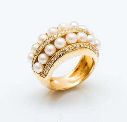 POIRAY

Bague jonc bombée en or jaune 18...