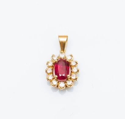 Pendentif en or jaune 18 carats (750 millièmes)...
