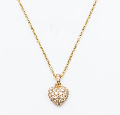 CARTIER

Chaîne et pendentif cœur coussin...