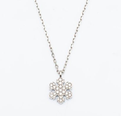 BULGARI

Collier en or gris 18 carats (750...