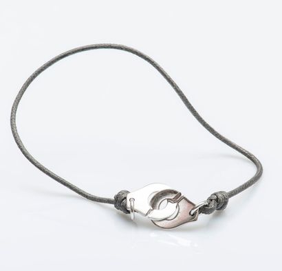 DINH VAN

Bracelet sur cordon «Menottes»,...