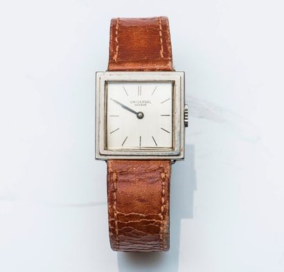 UNIVERSAL GENEVE

Montre en acier, cadran...