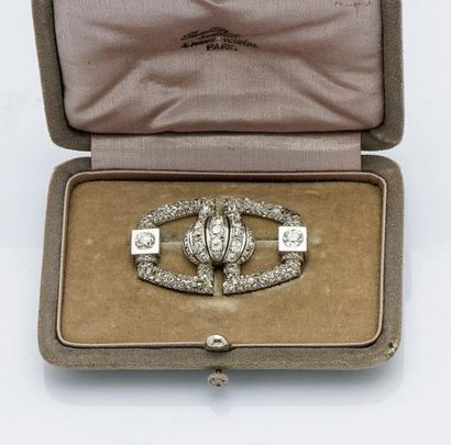 RENE BOIVIN
Broche plaque en or gris 18 carats...