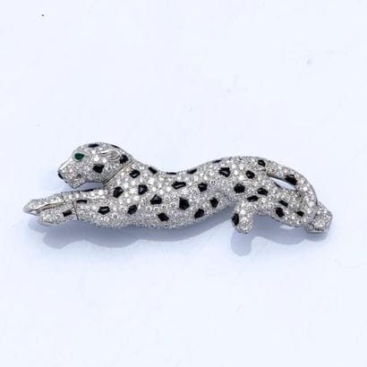 CARTIER
Broche Panthère en platine (950 millièmes)...
