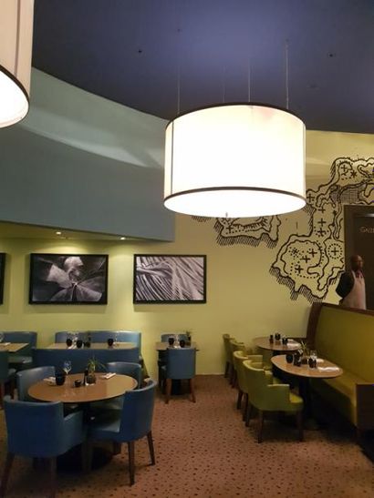 
Mobilier de restauration comprenant :

	1...