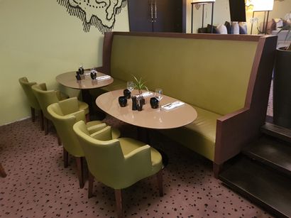 
Mobilier de restauration comprenant :

	1...