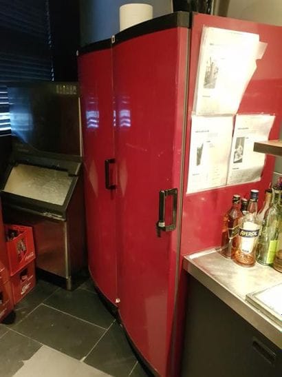 
Mobilier de restauration comprenant :

	1...