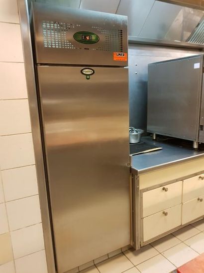 
Mobilier de restauration comprenant :

	1...
