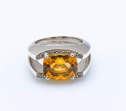 Bague en or gris 18 carats (750 millièmes)...