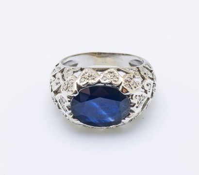 Bague en or gris 18 carats (750 millièmes)...