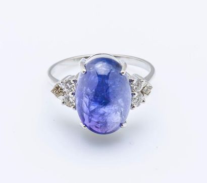 Bague en or gris 18 carats (750 millièmes)...