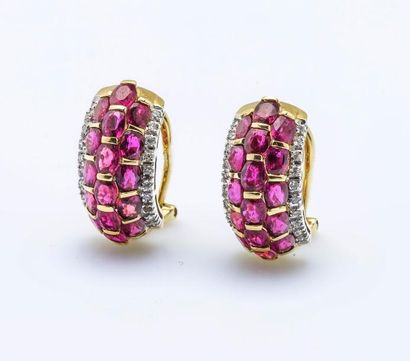Paire de demi-créoles en or jaune 18 carats...