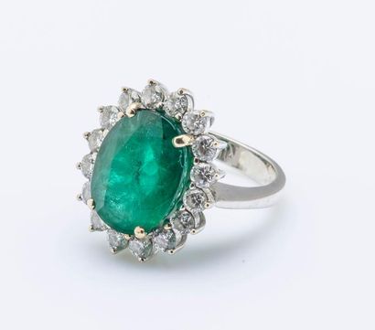 Bague en or gris 18 carats (750 millièmes)...