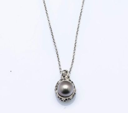 MAUBOUSSIN
Chaîne et pendentif «Perle Caviar...