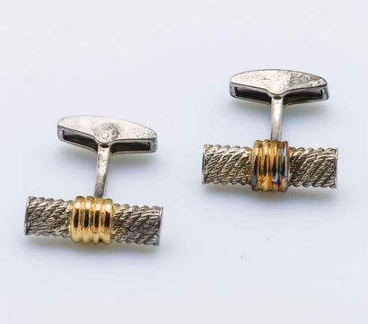 HERMÈS
Paire de boutons de manchettes formés...