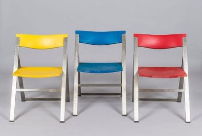 Lot de trois chaises pliantes en plastique...