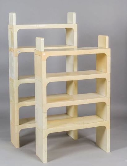 OLAF BOHR pour KARTELL 
Etagère modulaire...