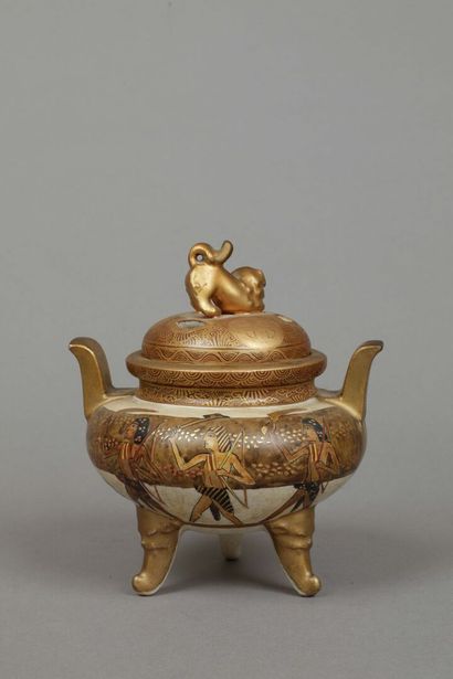 Brûle parfum couvert en porcelaine de Satsuma...