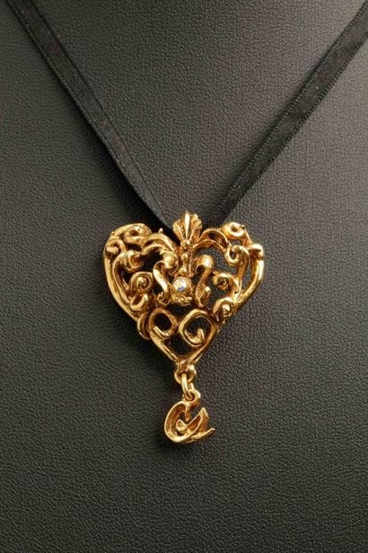 Christian LACROIX, 
Heart-shaped pendant...