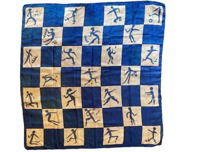 Square
Archery
Silk scarf signed 
Used condition...
