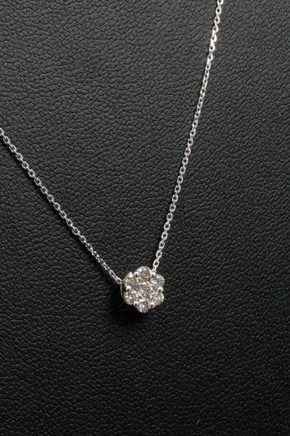 Fleur necklace in white gold adorned with...