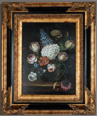 XXth CENTURY SCHOOL
Still life with a bouquet...
