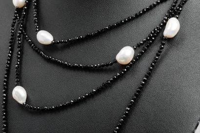 Joli Sautoir de perles d'eau douces 8-9 mm...
