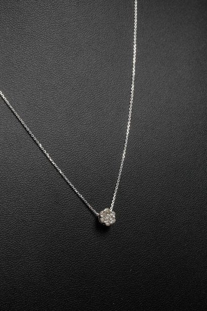 Fleur necklace in white gold adorned with...