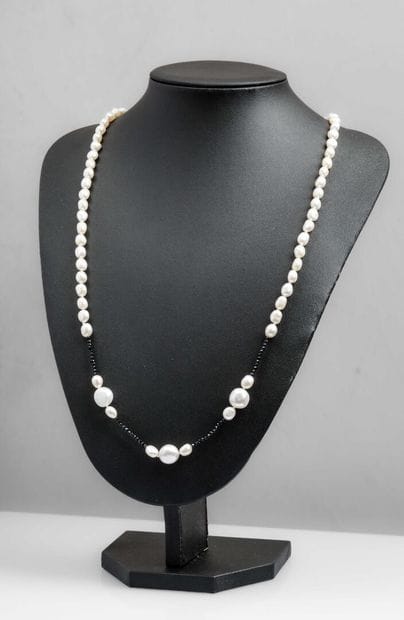 Sautoir of 6-7 mm freshwater pearls and black...