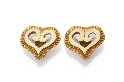 Christian LACROIX
Pair of heart-shaped ear...
