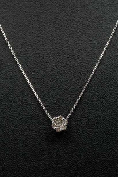 Fleur necklace in white gold adorned with...