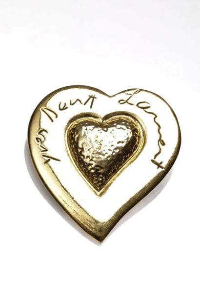 Yves SAINT-LAURENT
Heart-shaped brooch in...