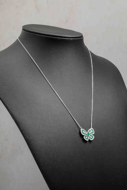 Collier en or blanc 750 millièmes (18K) ornée...