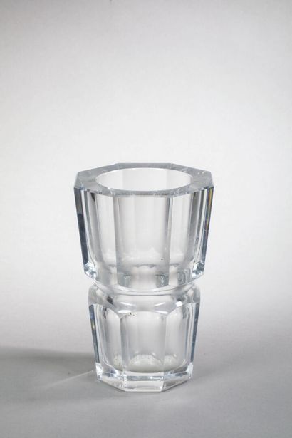BACCARAT
Vase en cristal incolore pressé...