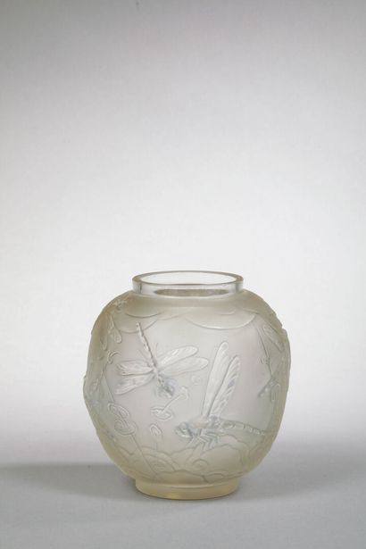 Marius SABINO - (années 1920)
Vase ovoïde...