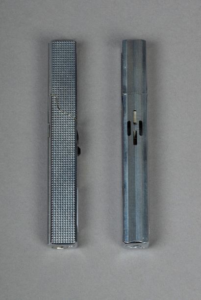 Lot de deux briquets 