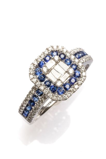 Bague de style Art déco en or blanc 750 millièmes...