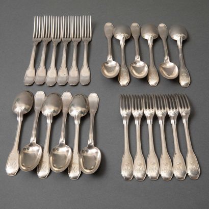 HENIN
Suite of 12 1st-rate silver dessert...