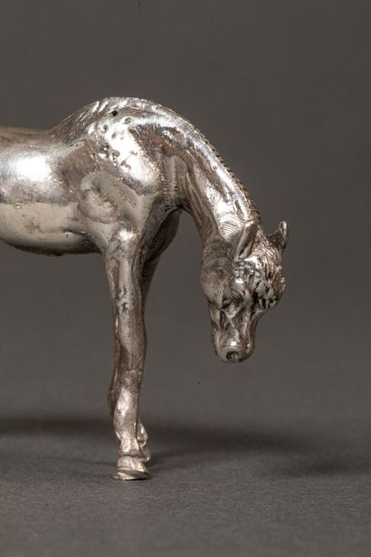 Small silver horse 1st title.
Weight: 85g...