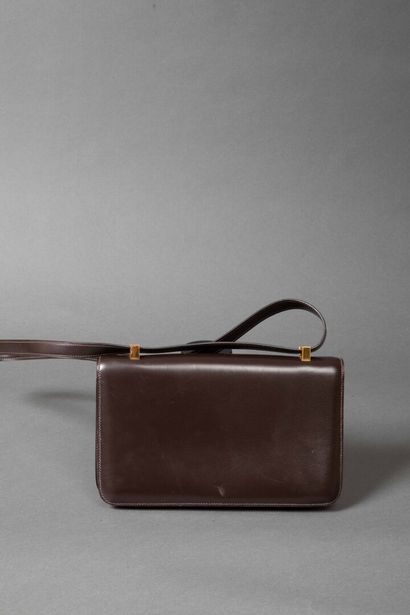 Hermès
Ring bag in chocolate box calfskin
Brown...