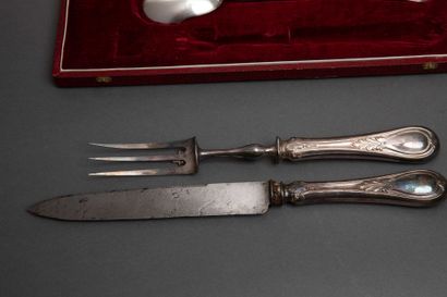 Set comprising a silver-plated salad server...
