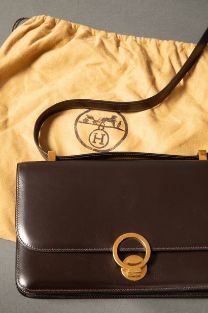 Hermès
Ring bag in chocolate box calfskin
Brown...