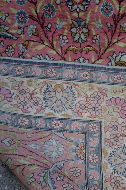 Original and very fine silk Istanbuli
Asia...