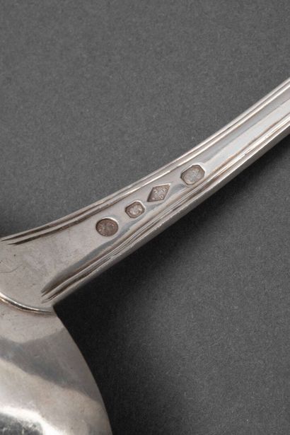 Charles-Salomon MAHLER 
Oval silver sauce...
