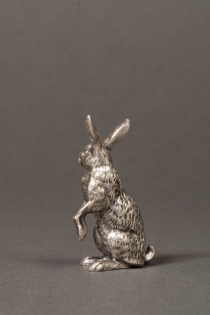 Small silver sitting hare, 1st title.
Weight:...